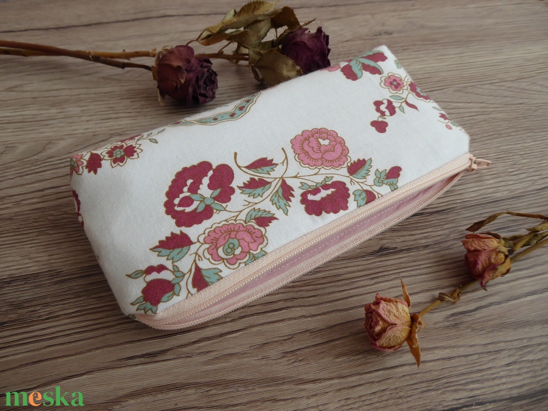 Rózsaszín virágos tolltartó, sminkes neszeszer - otthon & életmód - papír, írószer - tolltartó & ceruzatekercs - Meska.hu