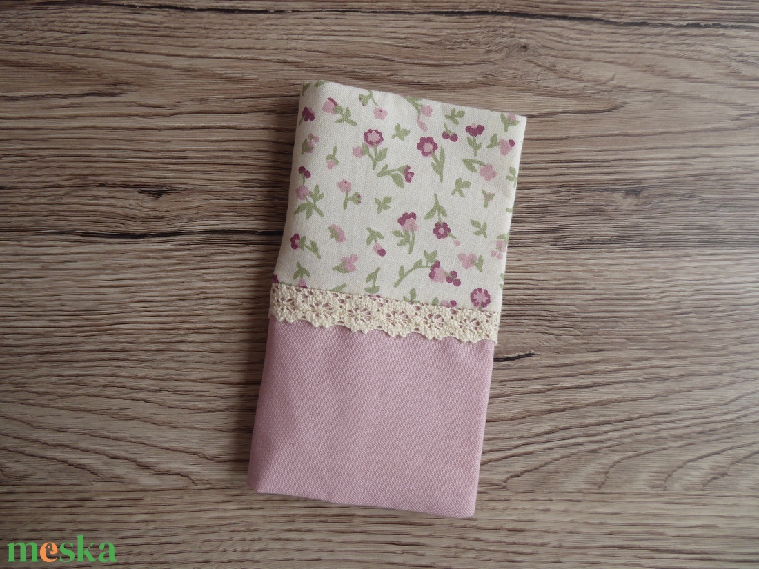 Rózsaszín virágos zsebkendő tartó - táska & tok - pénztárca & más tok - zsebkendőtartó tok - Meska.hu