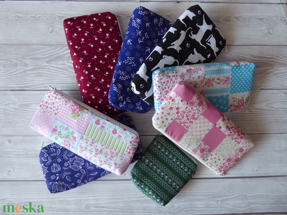 Színes virágos patchwork tolltartó, sminkes neszeszer - otthon & életmód - papír, írószer - tolltartó & ceruzatekercs - Meska.hu Színes virágos patchwork tolltartó, sminkes neszeszer - otthon & életmód - papír, írószer - tolltartó & ceruzatekercs - Meska.hu