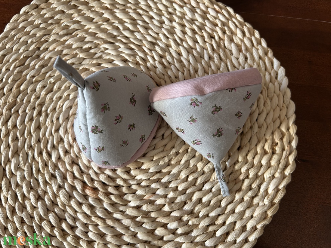 Edényfogó fül - otthon & életmód - konyhafelszerelés, tálalás - konyhai textil - edényfogó & edényfedő - Meska.hu Edényfogó fül - otthon & életmód - konyhafelszerelés, tálalás - konyhai textil - edényfogó & edényfedő - Meska.hu
