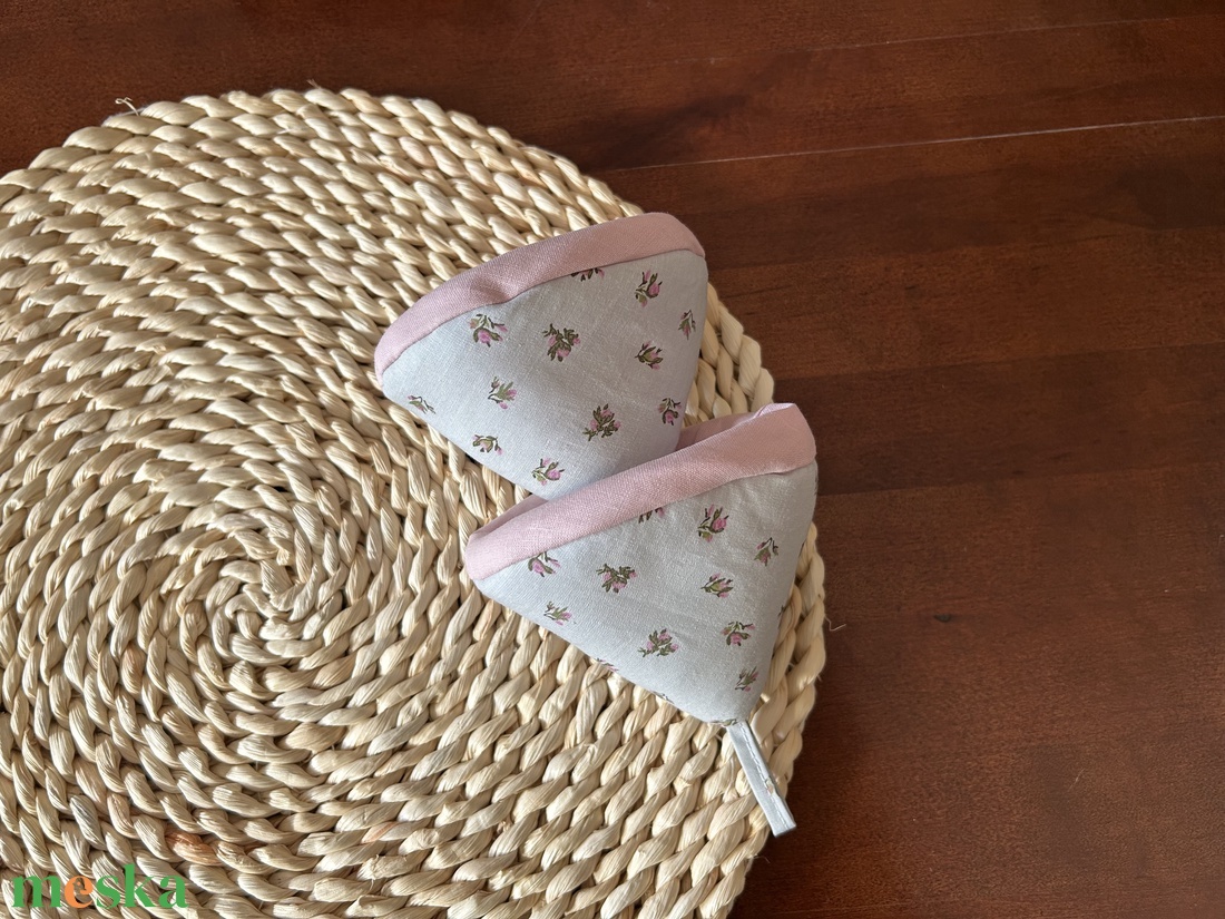 Edényfogó fül - otthon & életmód - konyhafelszerelés, tálalás - konyhai textil - edényfogó & edényfedő - Meska.hu Edényfogó fül - otthon & életmód - konyhafelszerelés, tálalás - konyhai textil - edényfogó & edényfedő - Meska.hu