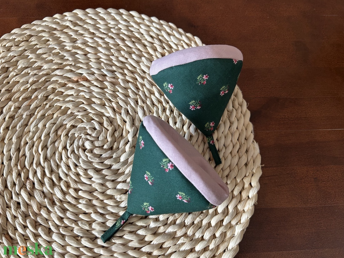 Edényfogó fül - otthon & életmód - konyhafelszerelés, tálalás - konyhai textil - edényfogó & edényfedő - Meska.hu Edényfogó fül - otthon & életmód - konyhafelszerelés, tálalás - konyhai textil - edényfogó & edényfedő - Meska.hu
