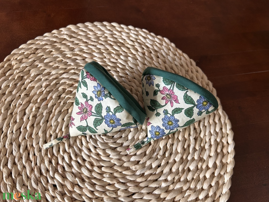 Edényfogó fül - otthon & életmód - konyhafelszerelés, tálalás - konyhai textil - edényfogó & edényfedő - Meska.hu Edényfogó fül - otthon & életmód - konyhafelszerelés, tálalás - konyhai textil - edényfogó & edényfedő - Meska.hu