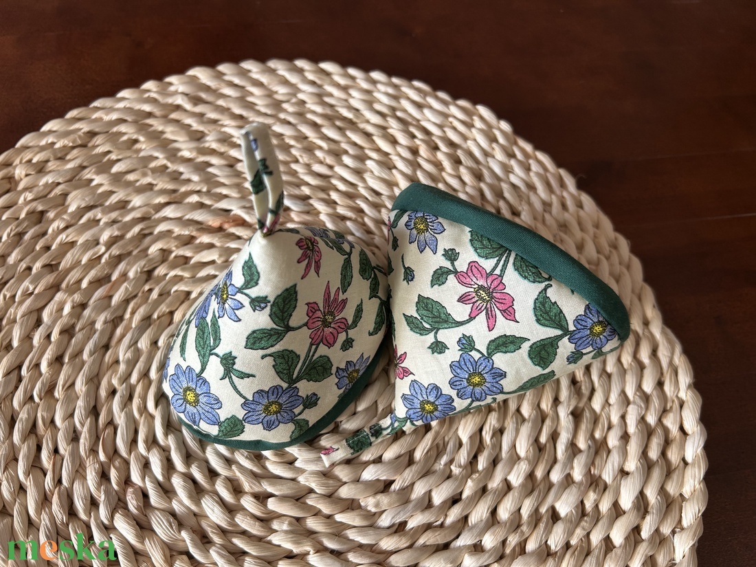Edényfogó fül - otthon & életmód - konyhafelszerelés, tálalás - konyhai textil - edényfogó & edényfedő - Meska.hu Edényfogó fül - otthon & életmód - konyhafelszerelés, tálalás - konyhai textil - edényfogó & edényfedő - Meska.hu