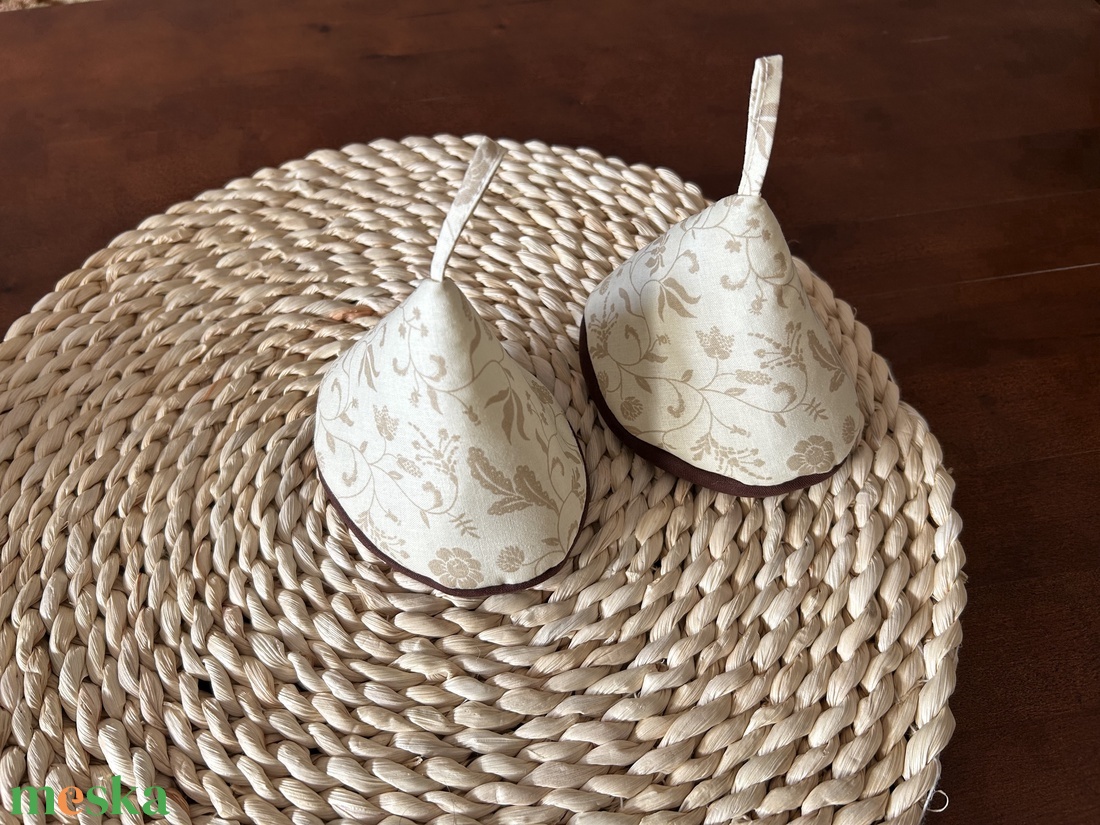 Edényfogó fül - otthon & életmód - konyhafelszerelés, tálalás - konyhai textil - edényfogó & edényfedő - Meska.hu Edényfogó fül - otthon & életmód - konyhafelszerelés, tálalás - konyhai textil - edényfogó & edényfedő - Meska.hu