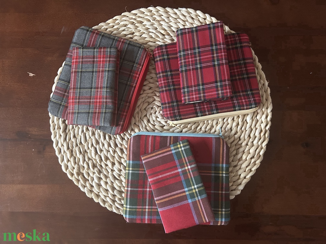 Kockás neszeszer és zsepitartó szett - táska & tok - táska szett - Meska.hu