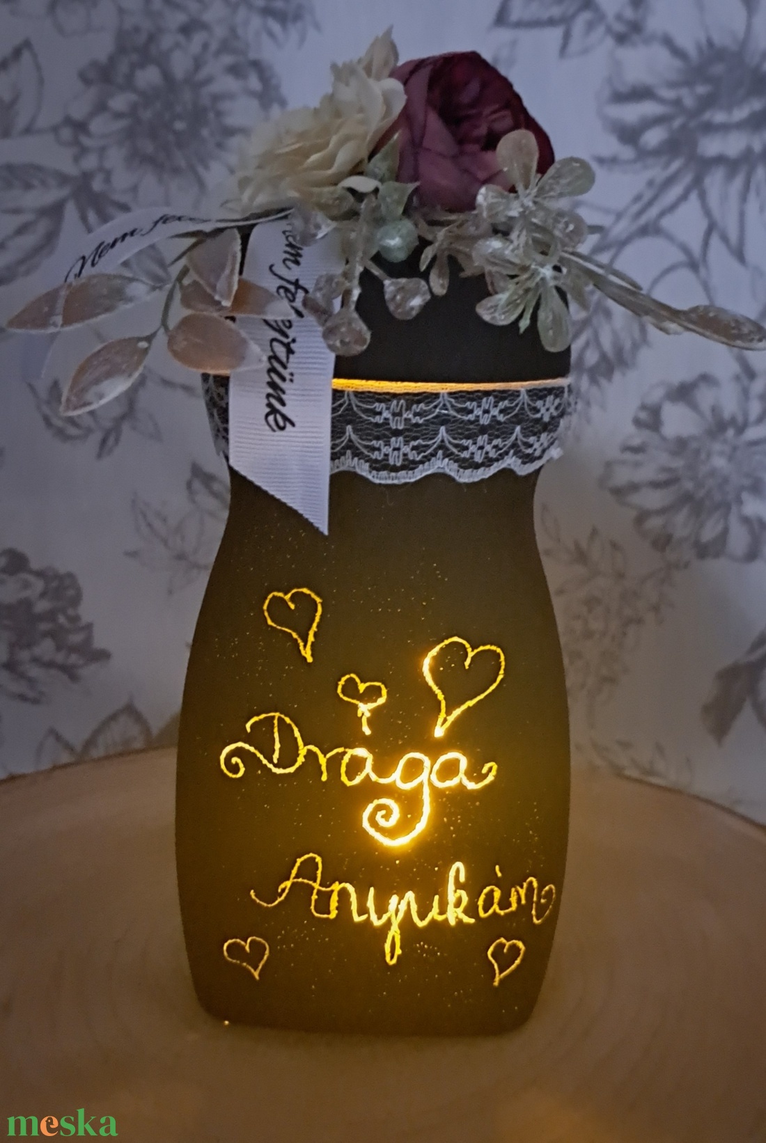 Egyedi feliratos mécses LED világítással, virág díszítéssel Anyák napjárq - otthon & életmód - vallás - temetkezési tárgy - Meska.hu