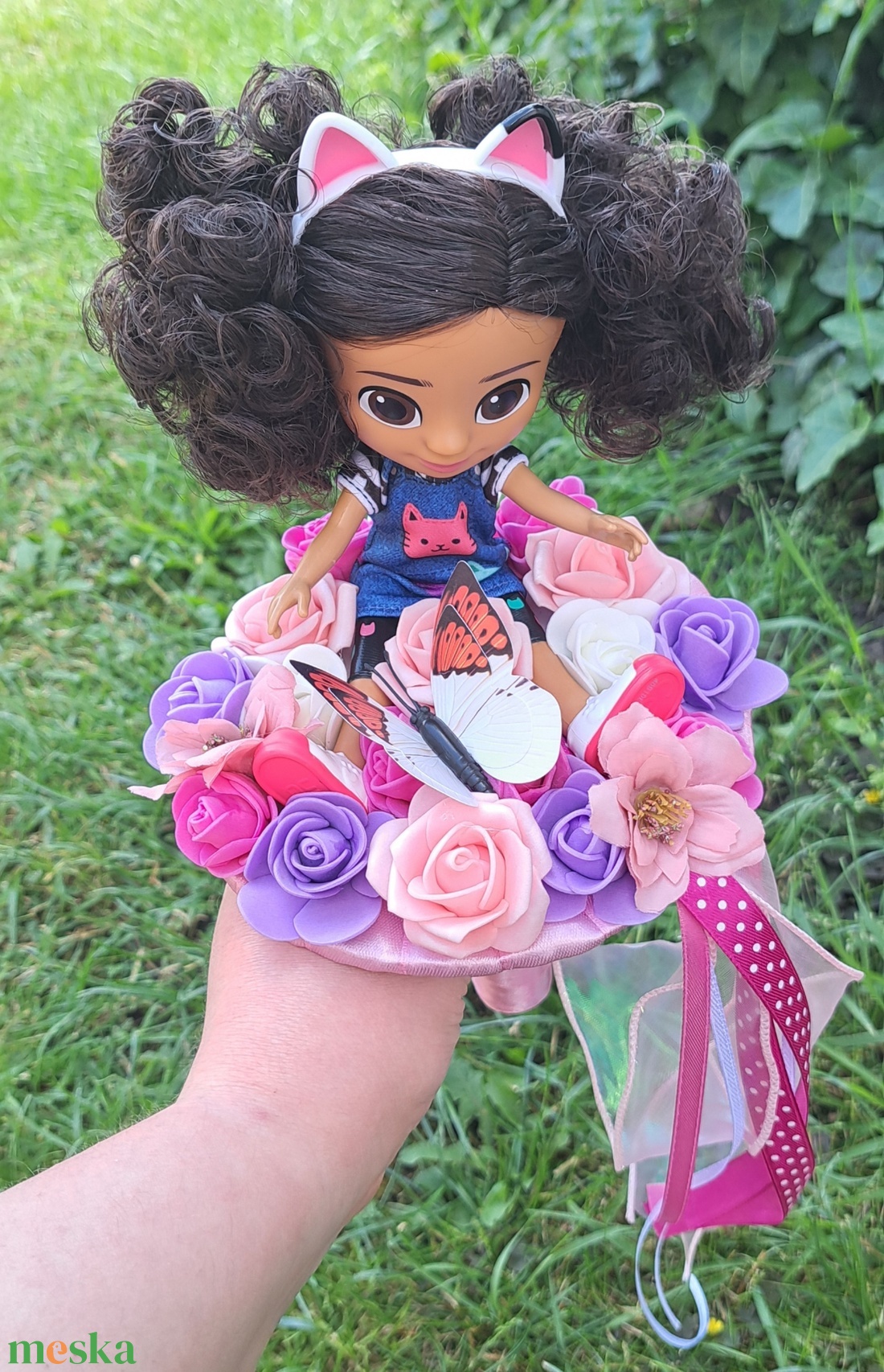 Gabi babaháza ballagási csokor kivehető babával - otthon & életmód - virágdekoráció - virágok - virágcsokor - Meska.hu