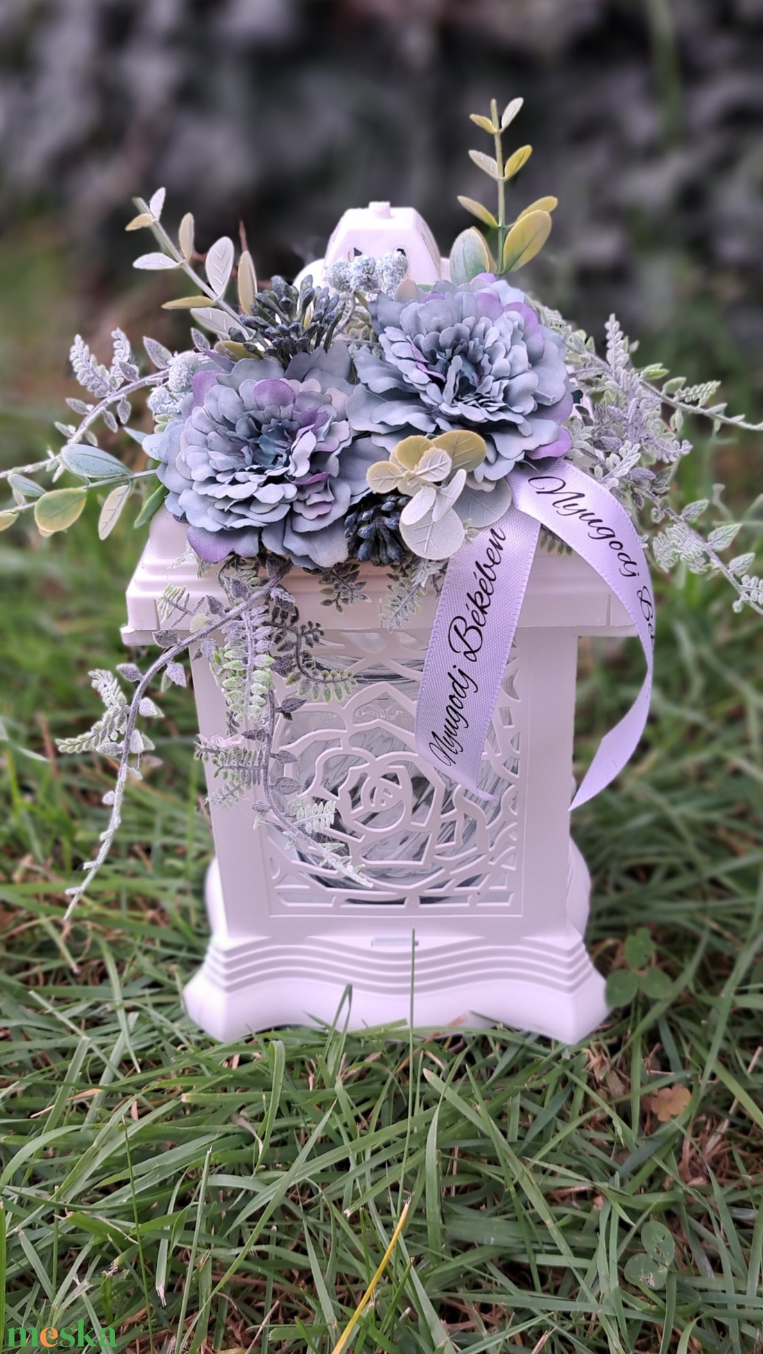 Rózsamintás lámpás LED világítással, virág díszítéssel katedramécses - otthon & életmód - vallás - temetkezési tárgy - sírdísz, kegyeleti dísz - Meska.hu Rózsamintás lámpás LED világítással, virág díszítéssel katedramécses - otthon & életmód - vallás - temetkezési tárgy - sírdísz, kegyeleti dísz - Meska.hu