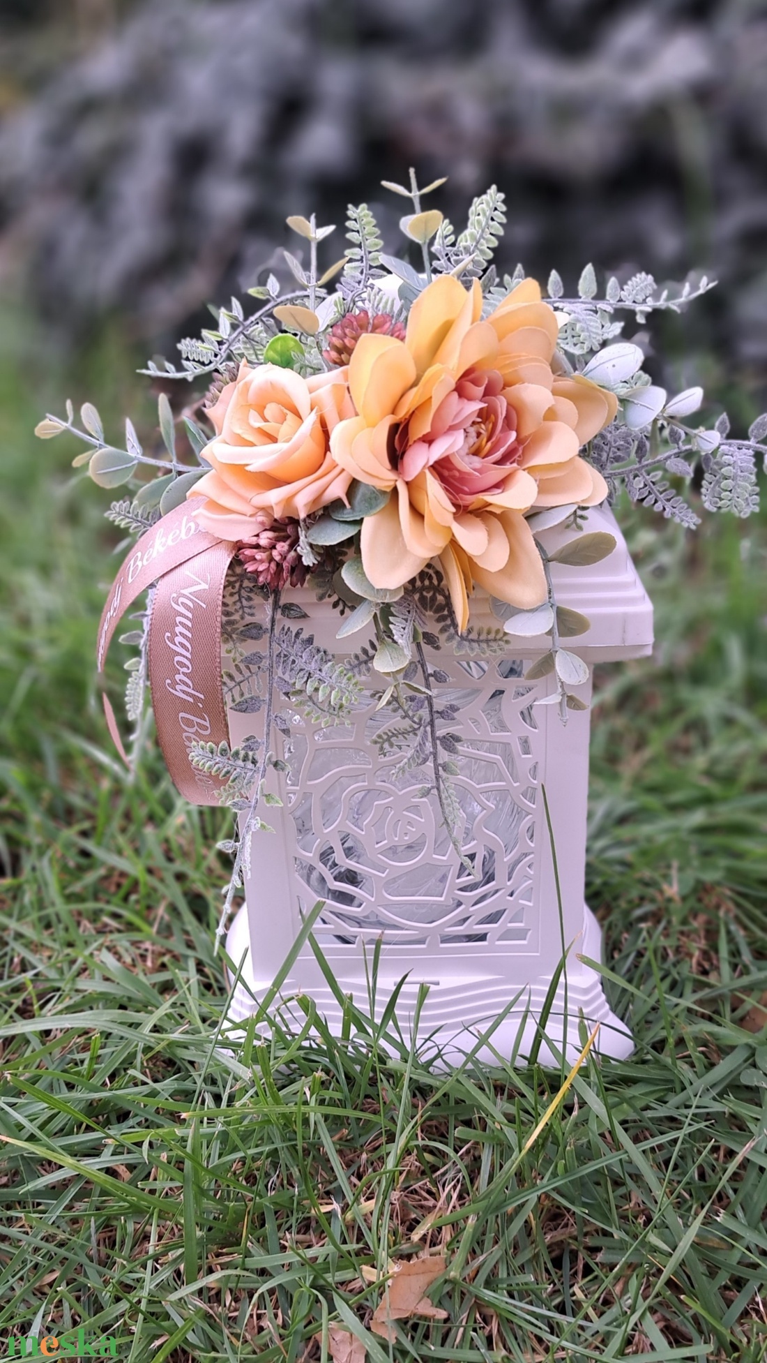 Rózsamintás lámpás LED világítással, virág díszítéssel katedramécses - otthon & életmód - vallás - temetkezési tárgy - sírdísz, kegyeleti dísz - Meska.hu Rózsamintás lámpás LED világítással, virág díszítéssel katedramécses - otthon & életmód - vallás - temetkezési tárgy - sírdísz, kegyeleti dísz - Meska.hu