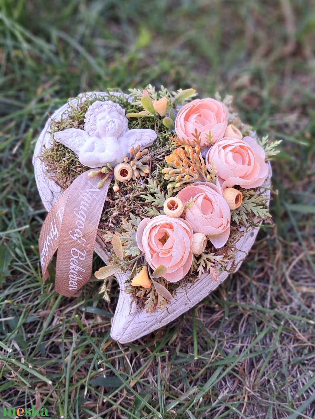 Sírdísz szív alakú kőkaspóban - otthon & életmód - vallás - temetkezési tárgy - sírdísz, kegyeleti dísz - Meska.hu Sírdísz szív alakú kőkaspóban - otthon & életmód - vallás - temetkezési tárgy - sírdísz, kegyeleti dísz - Meska.hu