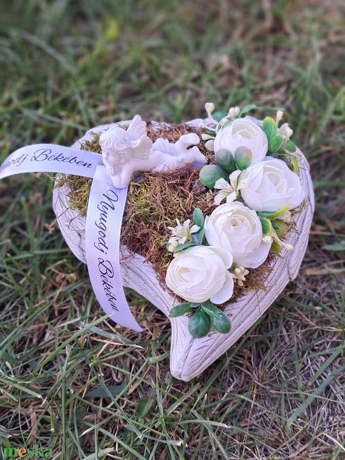 Sírdísz szív alakú kőkaspóban - otthon & életmód - vallás - temetkezési tárgy - sírdísz, kegyeleti dísz - Meska.hu Sírdísz szív alakú kőkaspóban - otthon & életmód - vallás - temetkezési tárgy - sírdísz, kegyeleti dísz - Meska.hu