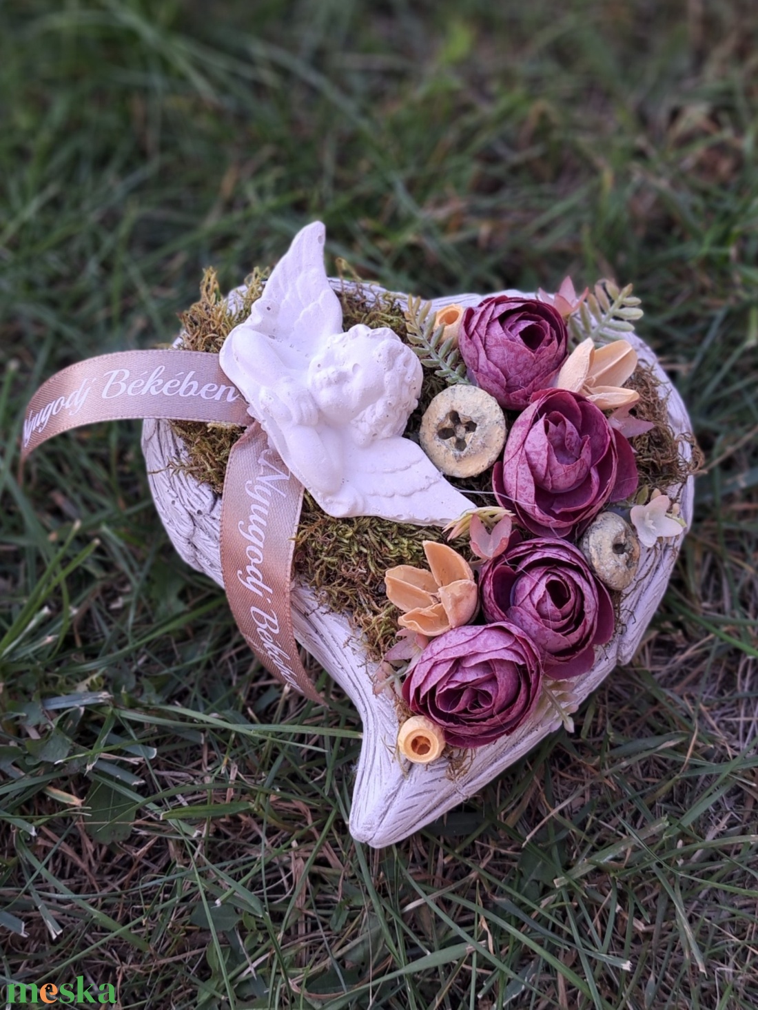 Sírdísz szív alakú kőkaspóban - otthon & életmód - vallás - temetkezési tárgy - sírdísz, kegyeleti dísz - Meska.hu Sírdísz szív alakú kőkaspóban - otthon & életmód - vallás - temetkezési tárgy - sírdísz, kegyeleti dísz - Meska.hu