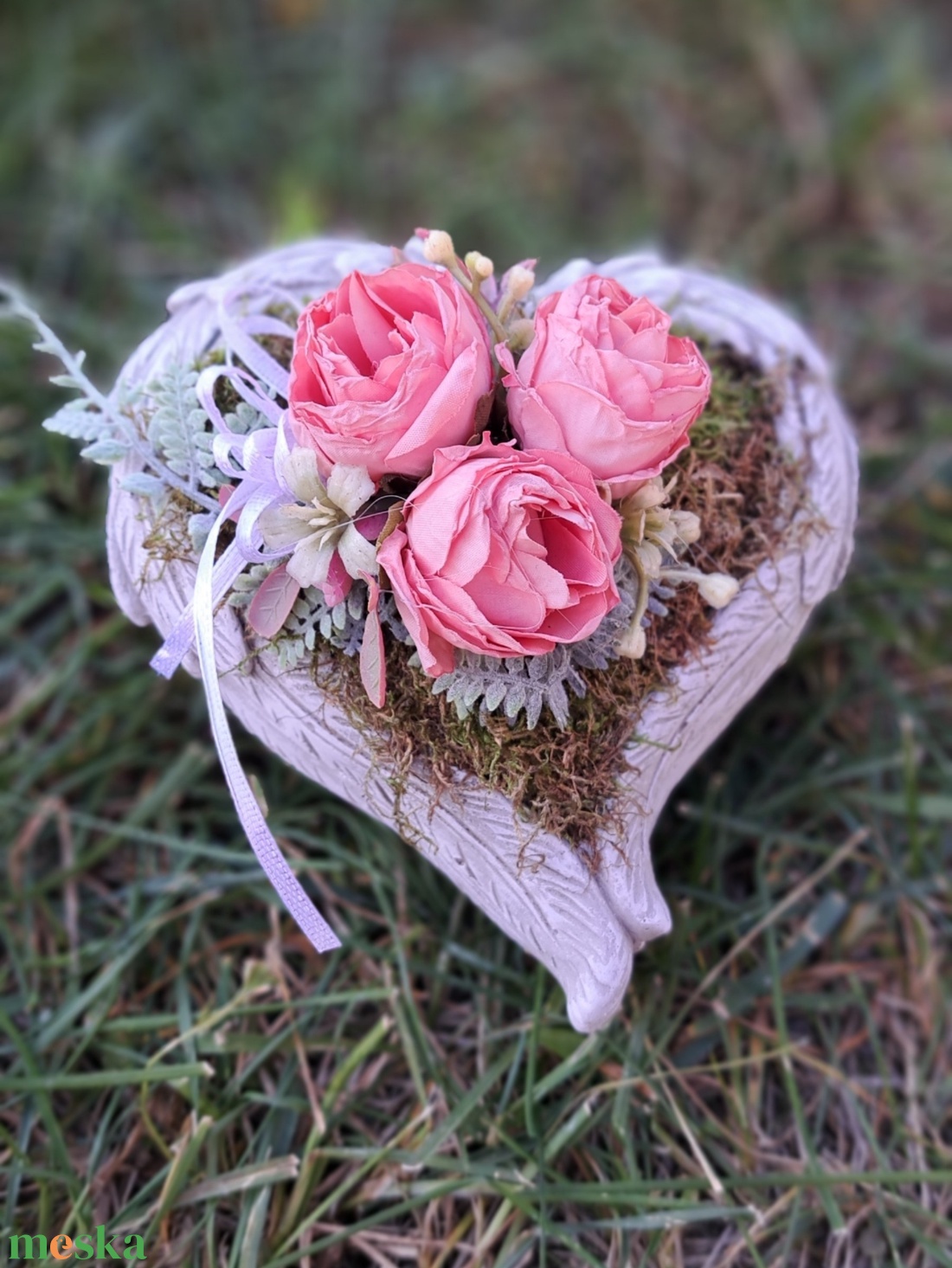 Sírdísz szív alakú kőkaspóban - otthon & életmód - vallás - temetkezési tárgy - sírdísz, kegyeleti dísz - Meska.hu Sírdísz szív alakú kőkaspóban - otthon & életmód - vallás - temetkezési tárgy - sírdísz, kegyeleti dísz - Meska.hu