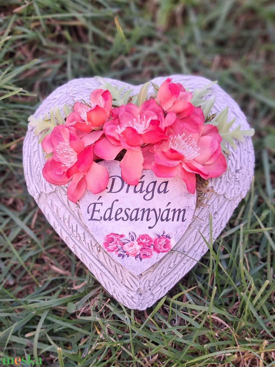 Sírdísz szív alakú kőkaspóban - otthon & életmód - vallás - temetkezési tárgy - sírdísz, kegyeleti dísz - Meska.hu Sírdísz szív alakú kőkaspóban - otthon & életmód - vallás - temetkezési tárgy - sírdísz, kegyeleti dísz - Meska.hu