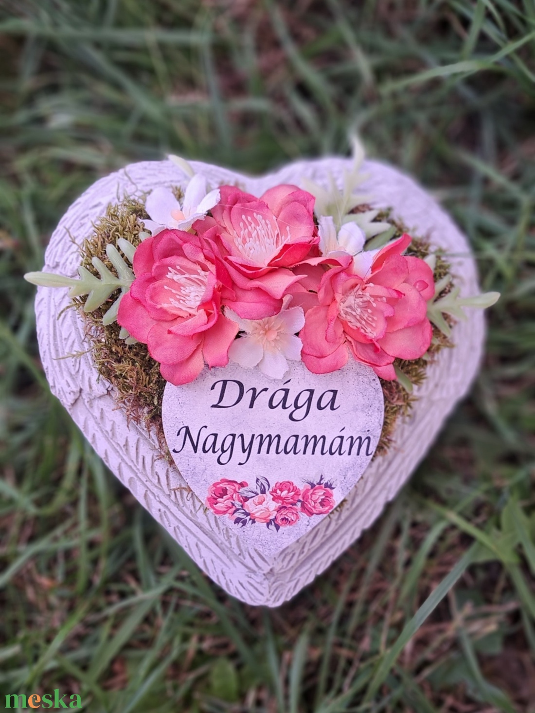 Sírdísz szív alakú kőkaspóban - otthon & életmód - vallás - temetkezési tárgy - sírdísz, kegyeleti dísz - Meska.hu Sírdísz szív alakú kőkaspóban - otthon & életmód - vallás - temetkezési tárgy - sírdísz, kegyeleti dísz - Meska.hu