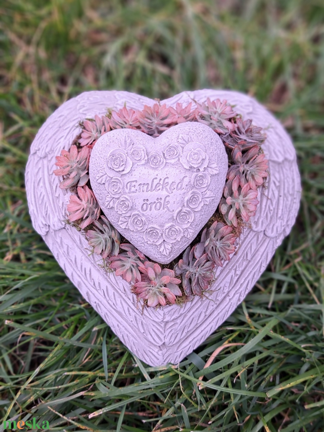 Sírdísz szív alakú kőkaspóban - otthon & életmód - vallás - temetkezési tárgy - sírdísz, kegyeleti dísz - Meska.hu