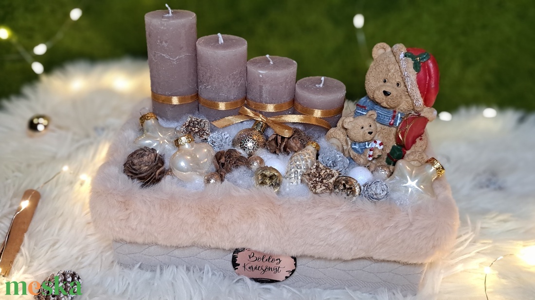 Adventi gyertyás asztaldísz kötött szőrmés kaspóban - karácsony - adventi díszek - adventi asztaldísz - Meska.hu