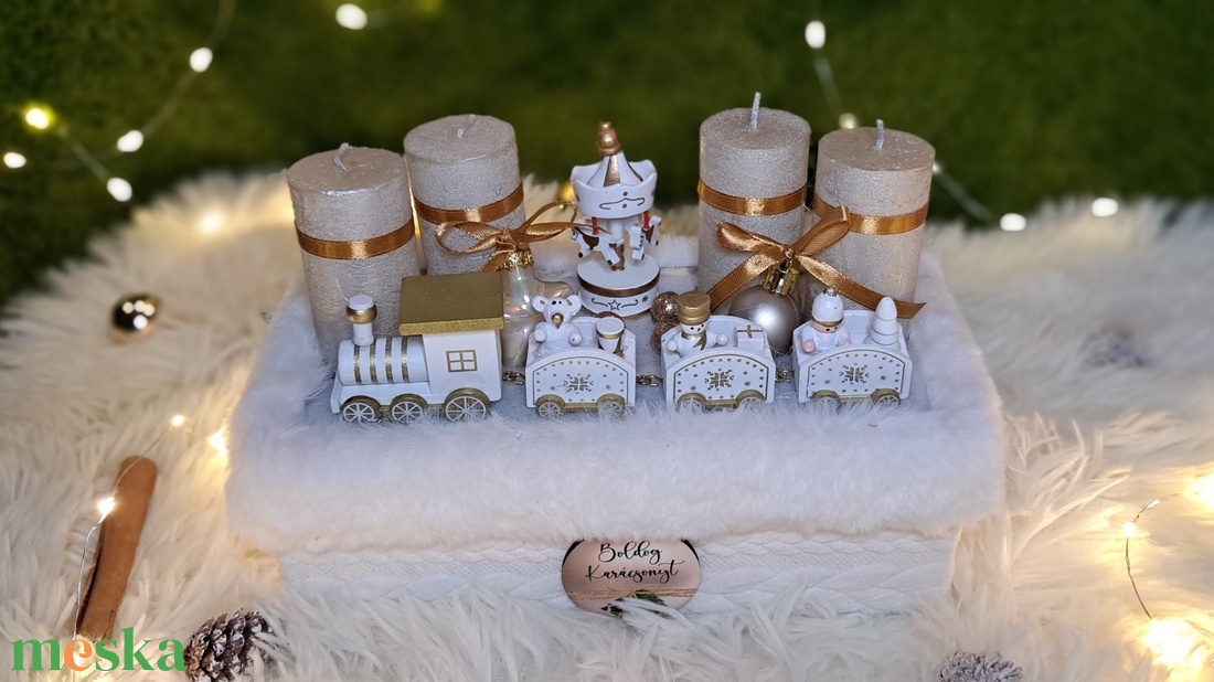 Adventi gyertyás asztaldísz kötött szőrmés kaspóban - karácsony - adventi díszek - adventi asztaldísz - Meska.hu
