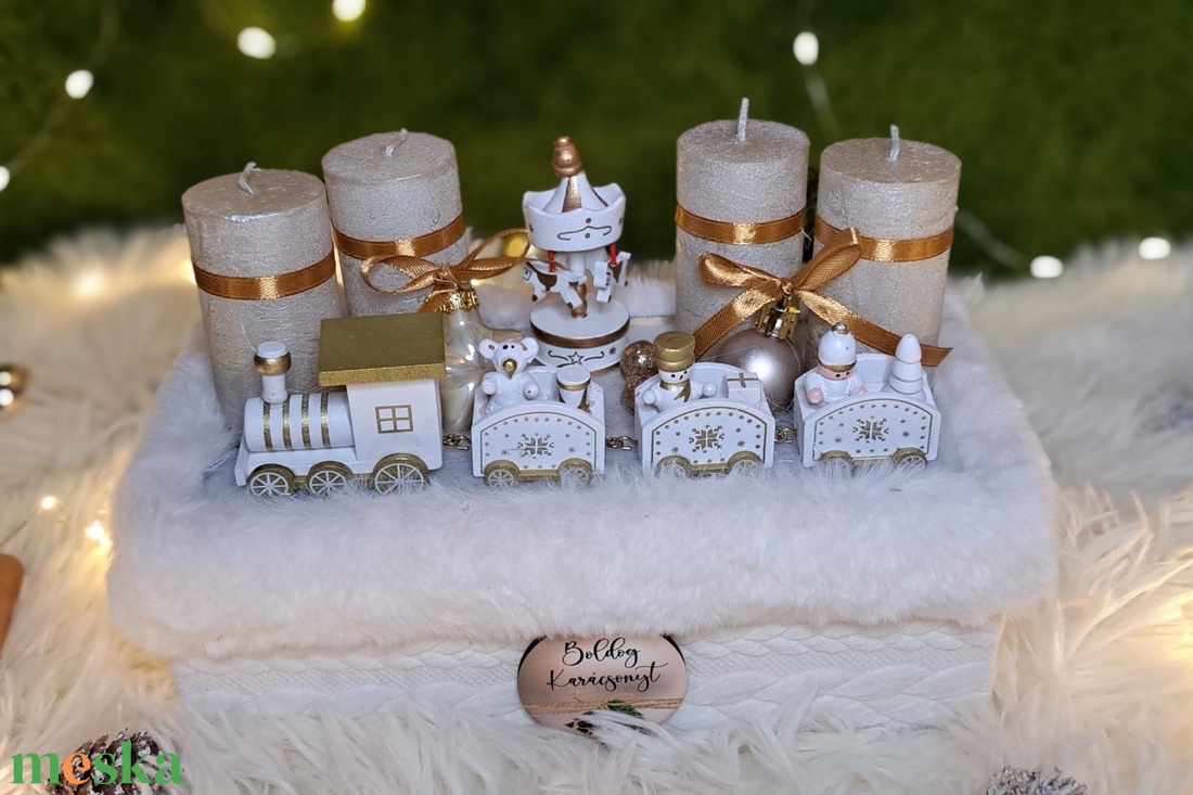 Adventi gyertyás asztaldísz kötött szőrmés kaspóban - karácsony - adventi díszek - adventi asztaldísz - Meska.hu