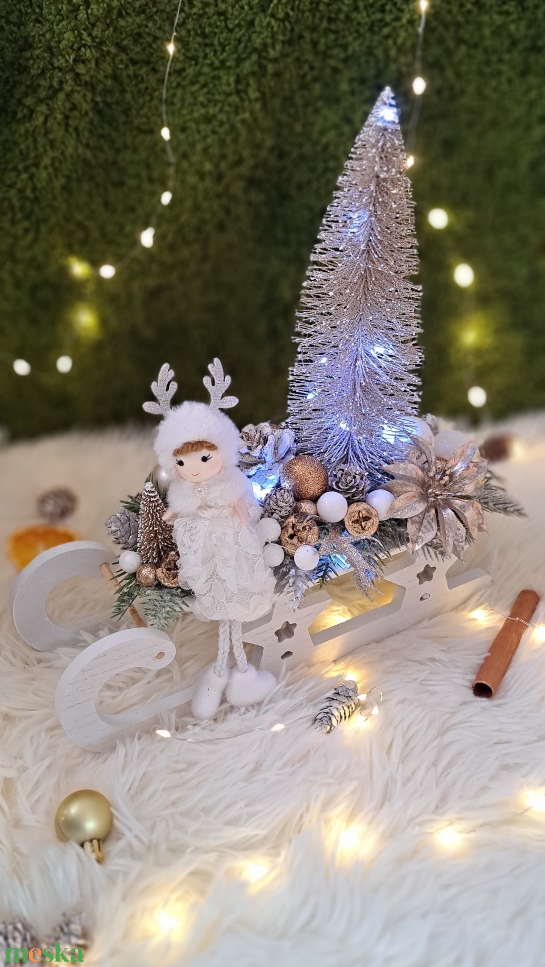 Szánkós asztaldísz arany-fehér színben - karácsony - adventi díszek - adventi asztaldísz - Meska.hu