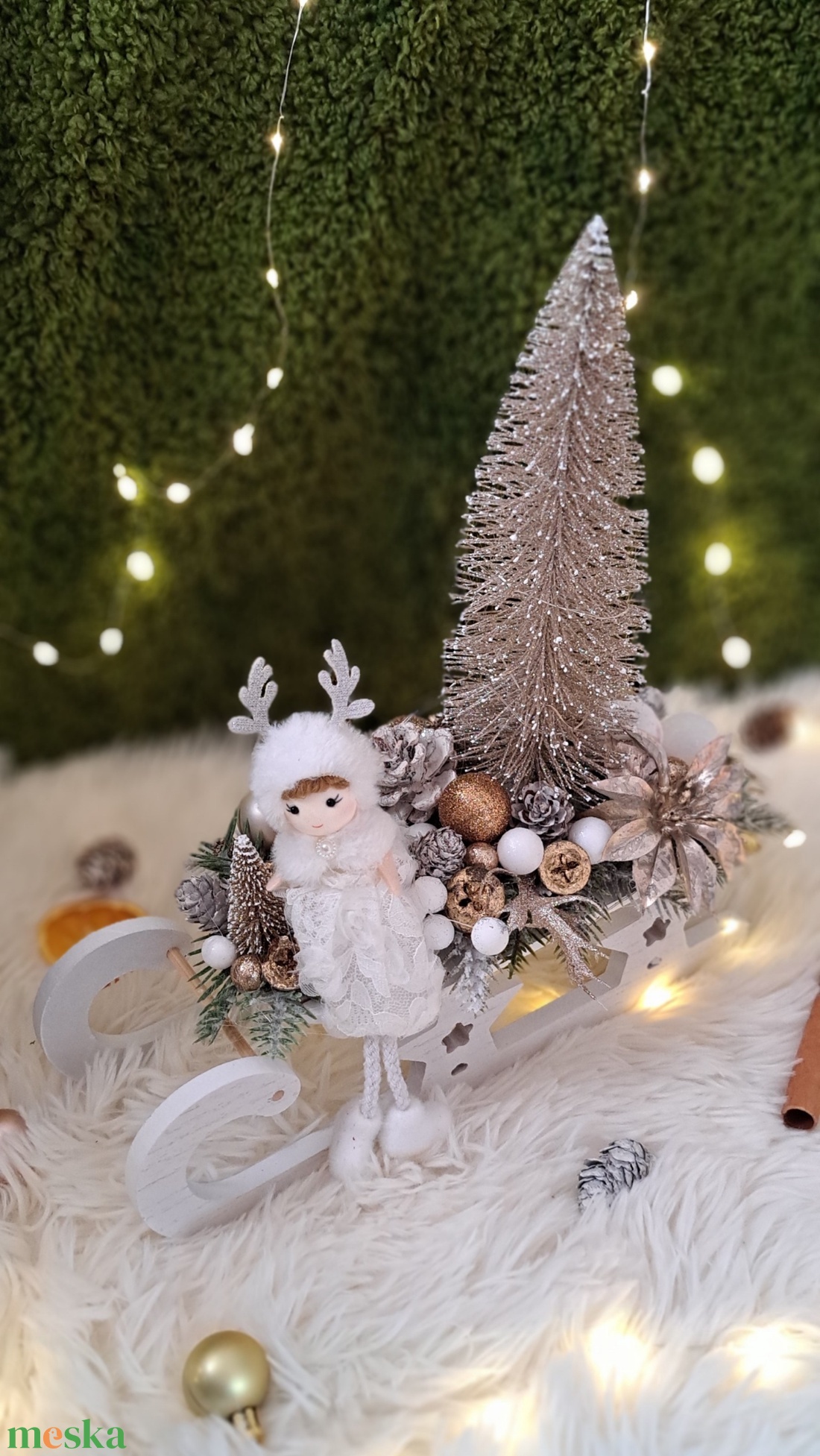 Szánkós asztaldísz arany-fehér színben - karácsony - adventi díszek - adventi asztaldísz - Meska.hu