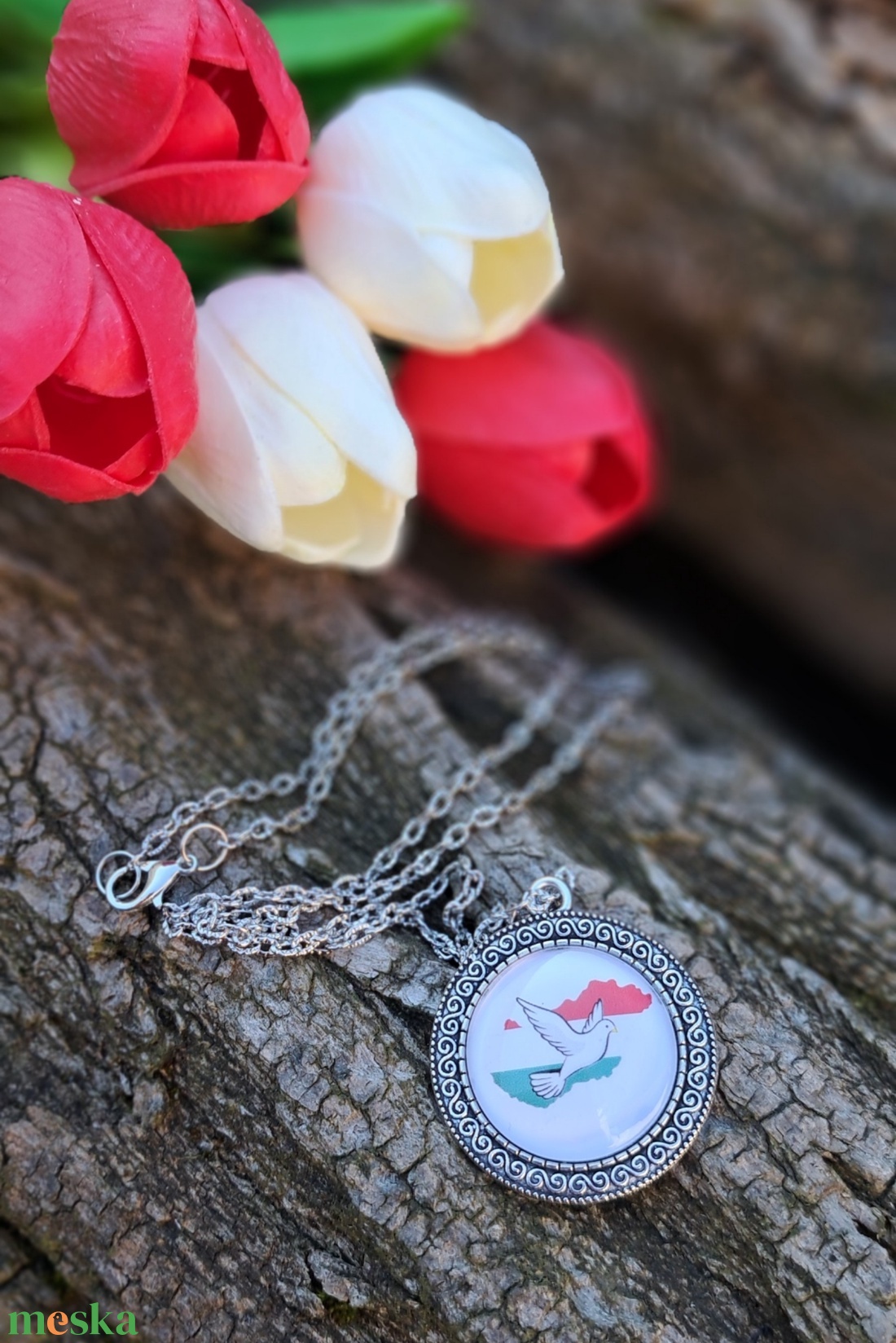 Nyaklánc békegalamb motivummal - ékszer - ékszerszett - Meska.hu