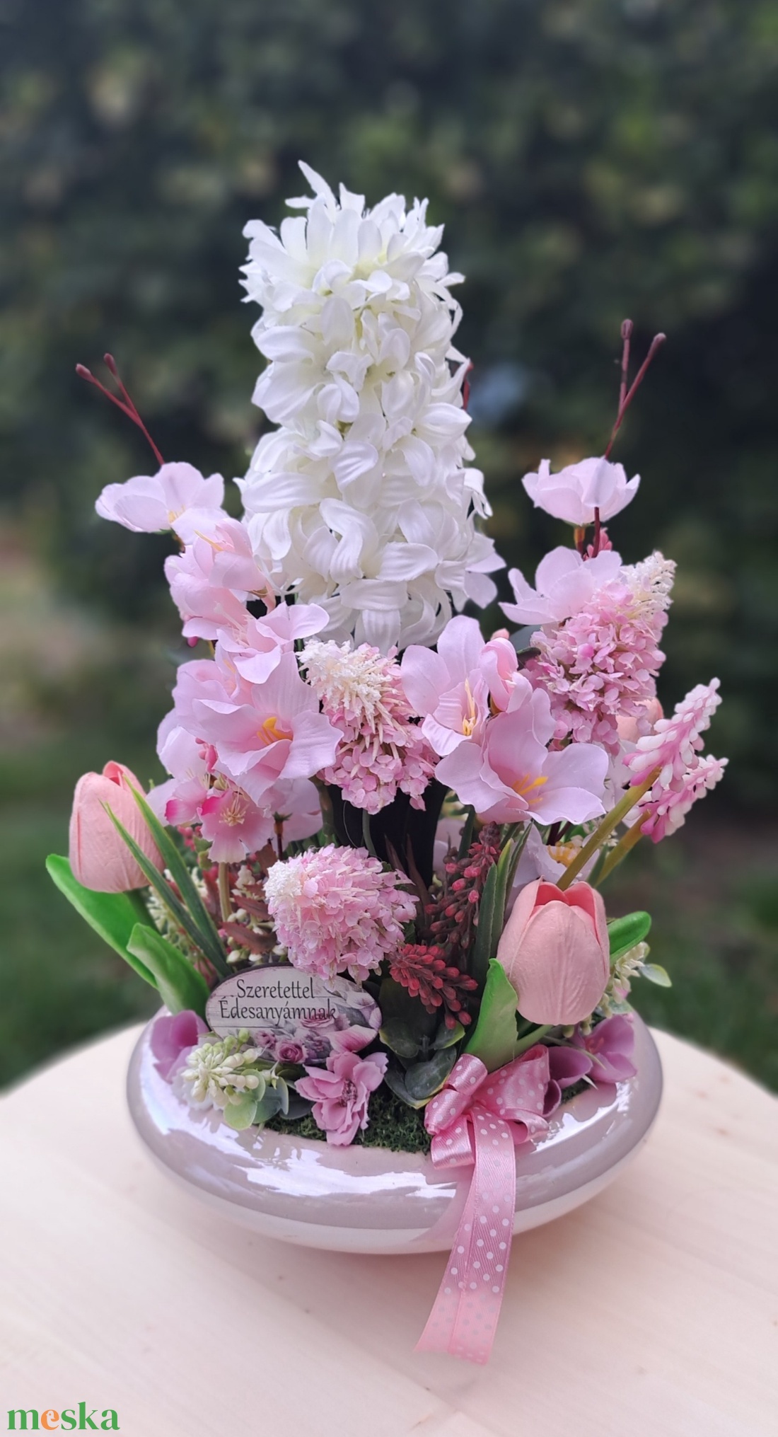 Virágos asztaldísz magasfényű keramia kaspóban - otthon & életmód - dekoráció - asztal és polc dekoráció - asztaldísz - Meska.hu