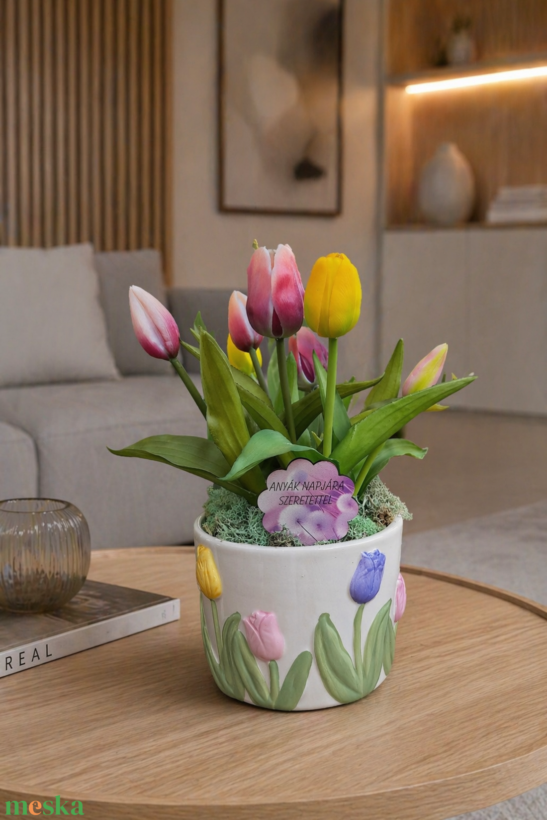 Élethű tulipános asztaldísz tulipános kaspóban  - otthon & életmód - virágdekoráció - virágdíszek - virágdísz kaspóban - Meska.hu