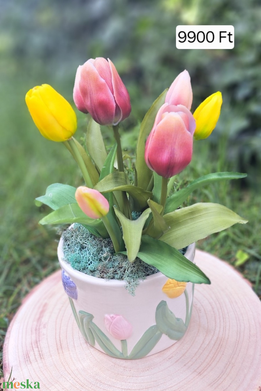 Élethű tulipános asztaldísz tulipános kaspóban  - otthon & életmód - virágdekoráció - virágdíszek - virágdísz kaspóban - Meska.hu