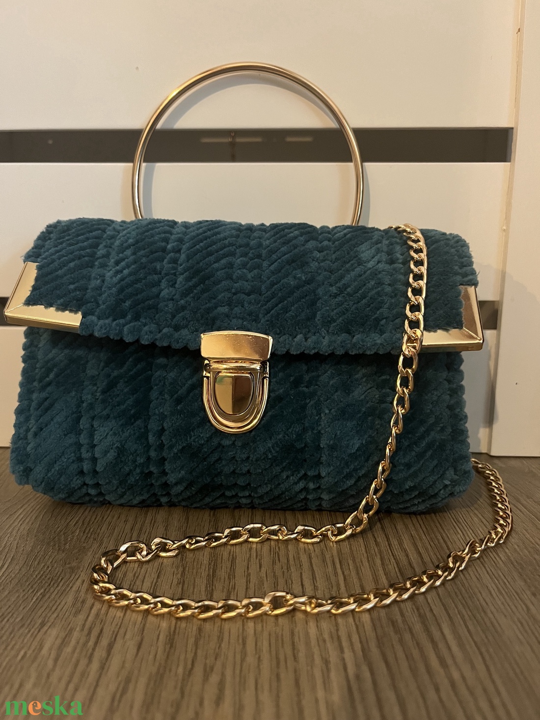 Olajzöld plüss táska - táska & tok - kézitáska & válltáska - vállon átvethető táska - Meska.hu