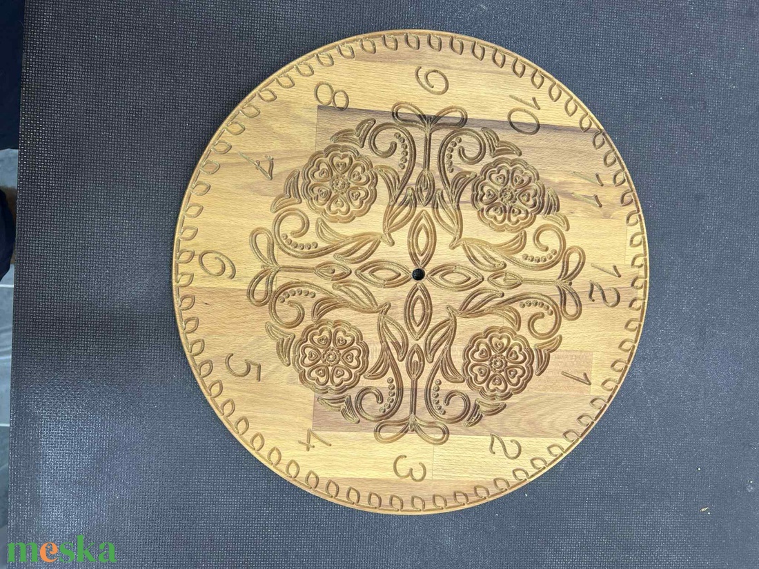 Egyedi keményfa falióra 39cm - otthon & életmód - dekoráció - fali és függő dekoráció - falióra & óra - Meska.hu Egyedi keményfa falióra 39cm - otthon & életmód - dekoráció - fali és függő dekoráció - falióra & óra - Meska.hu