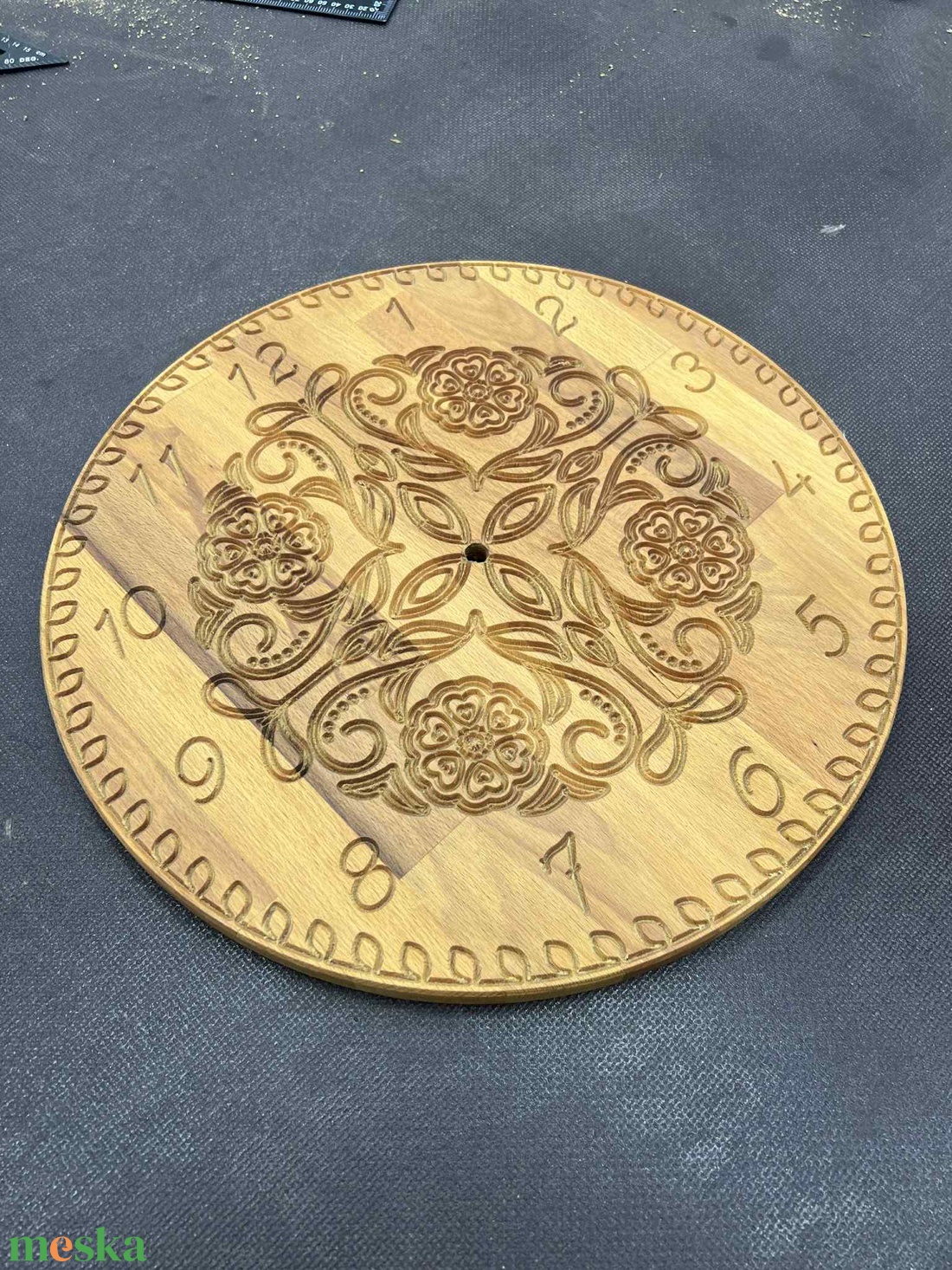 Egyedi keményfa falióra 39cm - otthon & életmód - dekoráció - fali és függő dekoráció - falióra & óra - Meska.hu Egyedi keményfa falióra 39cm - otthon & életmód - dekoráció - fali és függő dekoráció - falióra & óra - Meska.hu