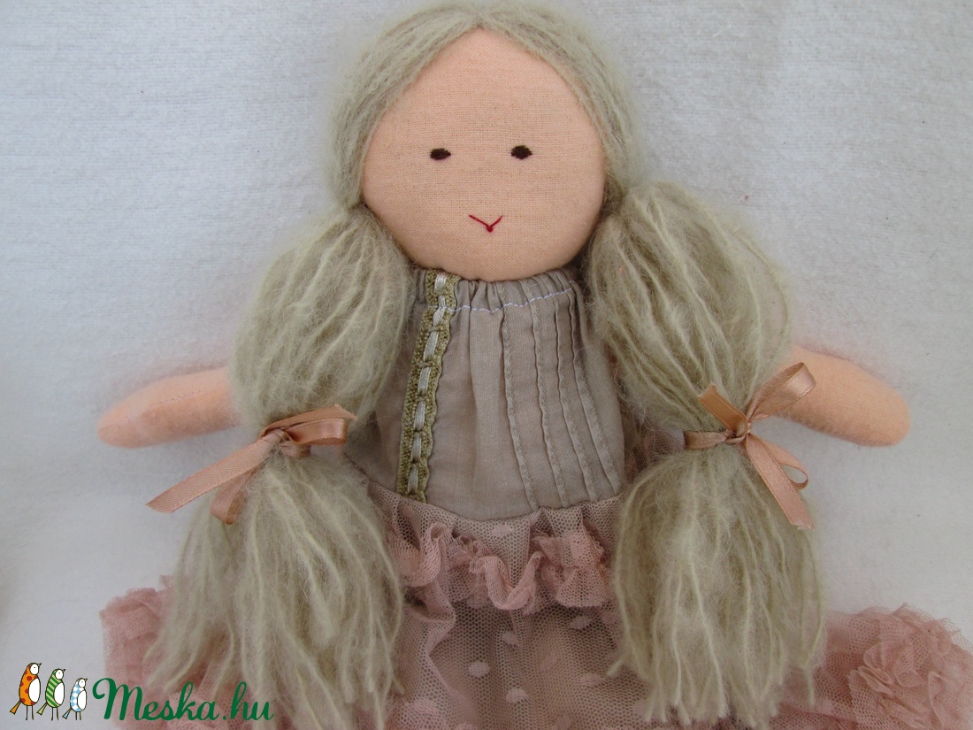  Baba csipkésben -  - Meska.hu