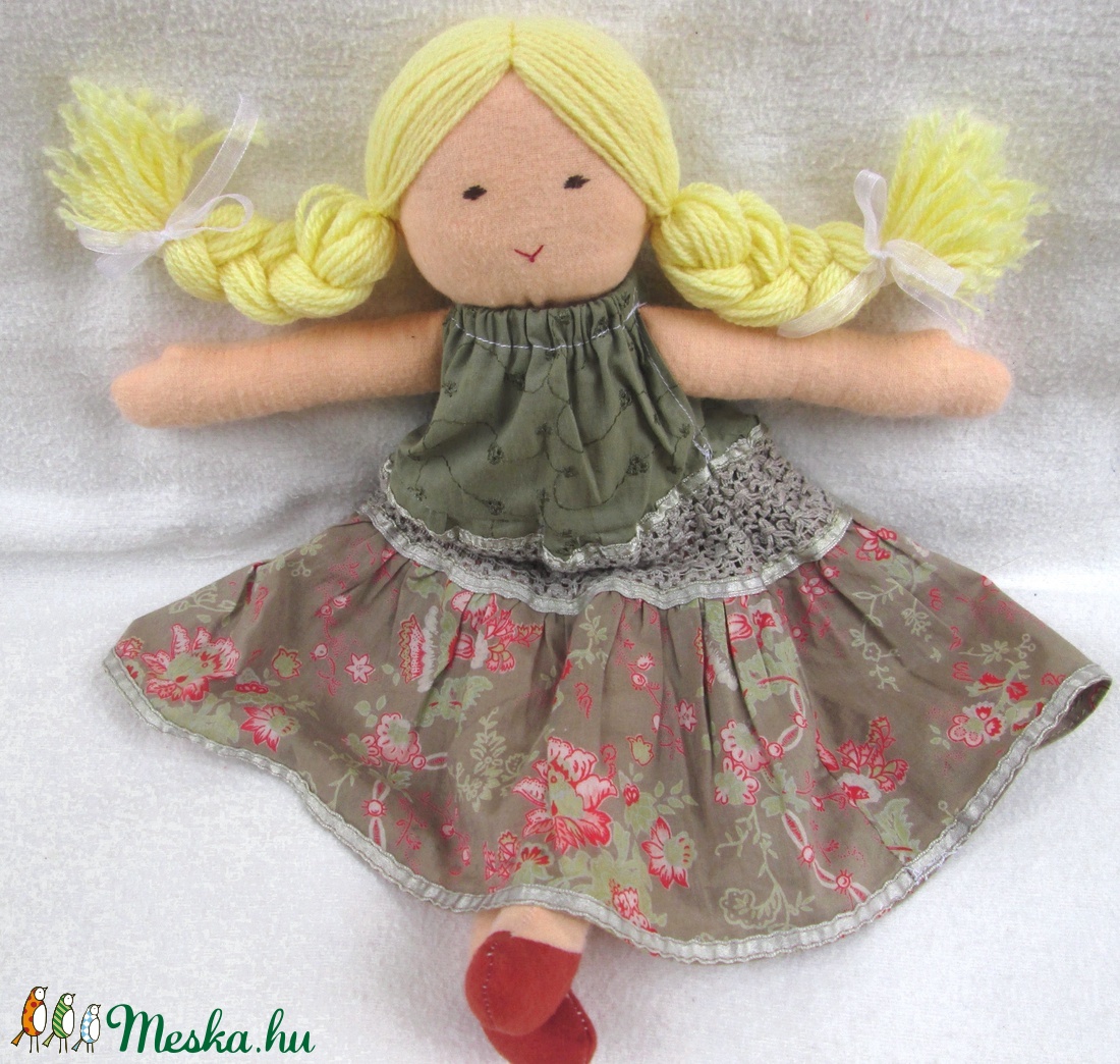 Szőke baba kiscipőben -  - Meska.hu