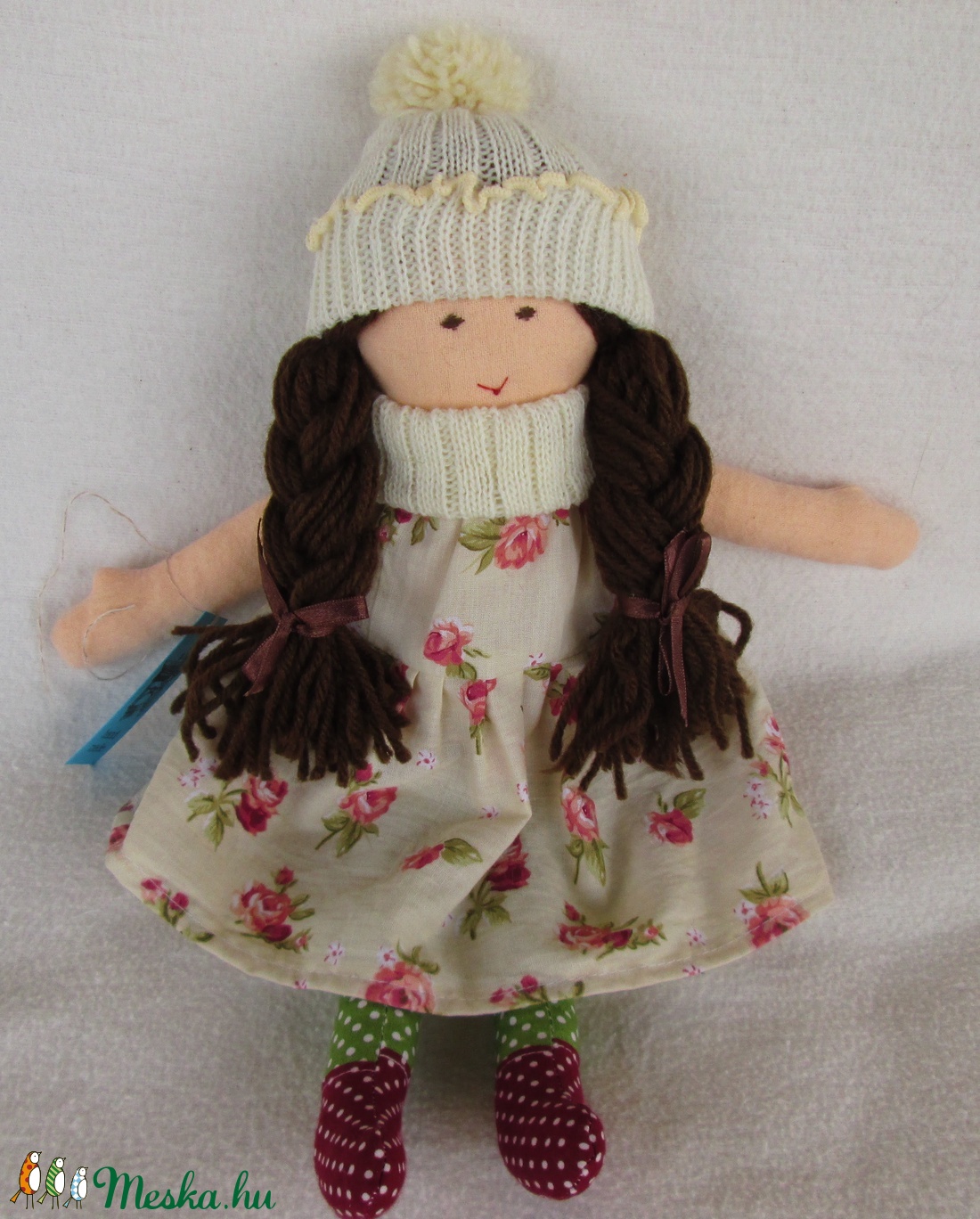 Barna baba rózsás ruhában -  - Meska.hu