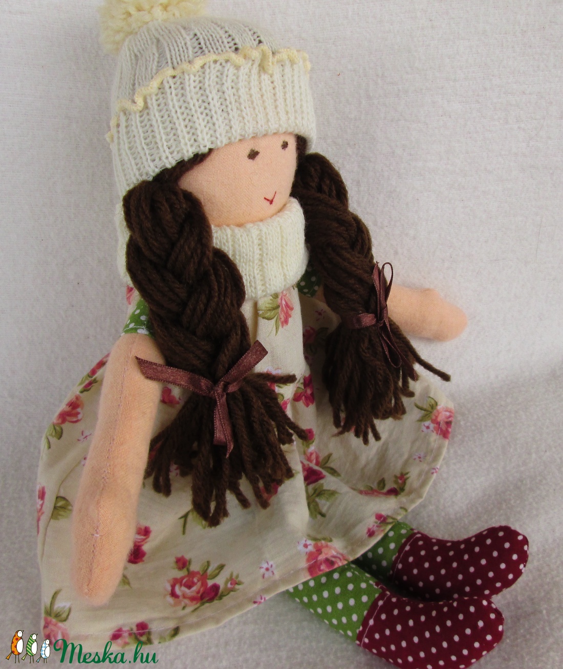 Barna baba rózsás ruhában -  - Meska.hu