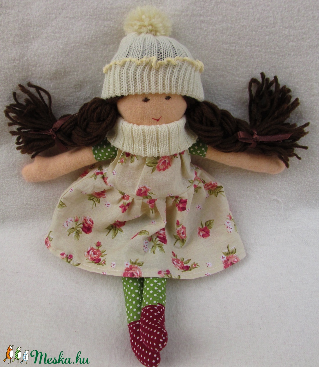 Barna baba rózsás ruhában -  - Meska.hu