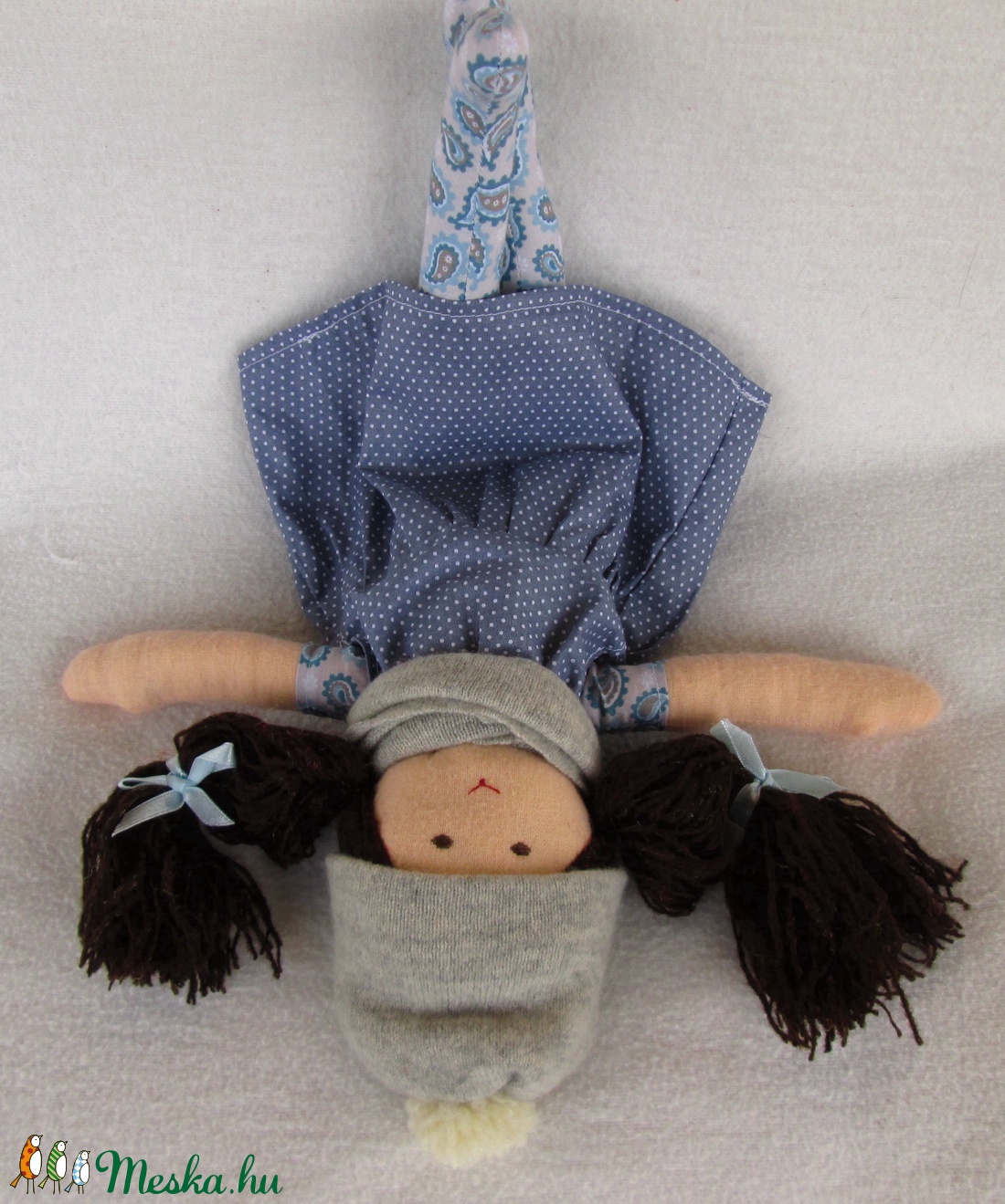 Barna baba kék pöttyösben, téliesen -  - Meska.hu