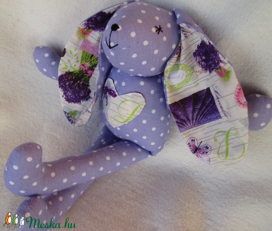 Levendulalila pöttyös nyuszi  szivecskével-szivárványsorozat -  - Meska.hu