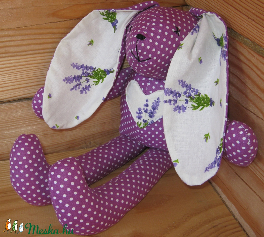 Bíborlila pöttyös nyuszi  szivecskével-szivárványsorozat -  - Meska.hu