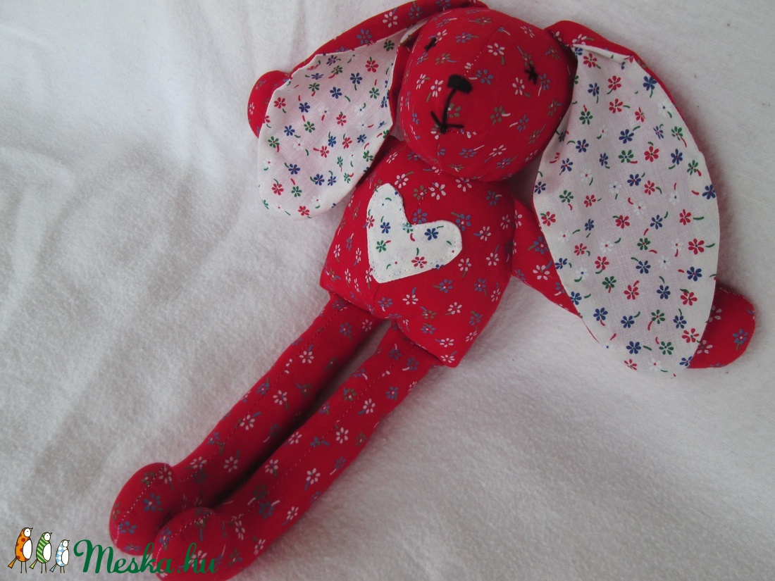 Piros  nyuszi  szivecskével-szivárványsorozat -  - Meska.hu