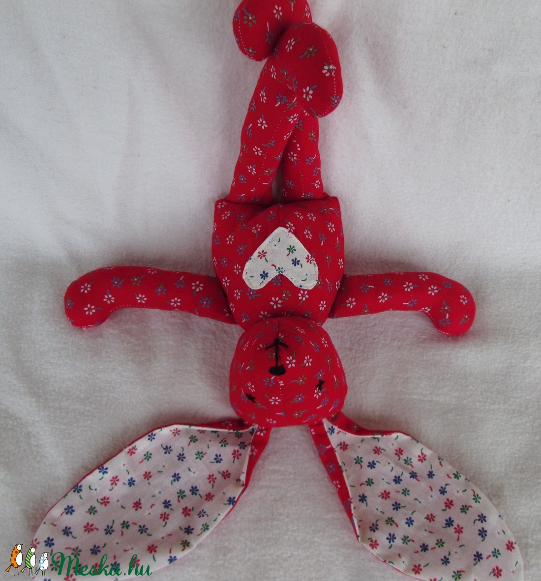 Piros  nyuszi  szivecskével-szivárványsorozat -  - Meska.hu