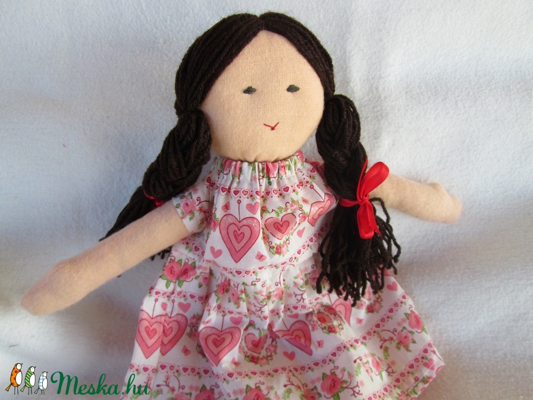 Barna baba szivecskés ruhában -  - Meska.hu