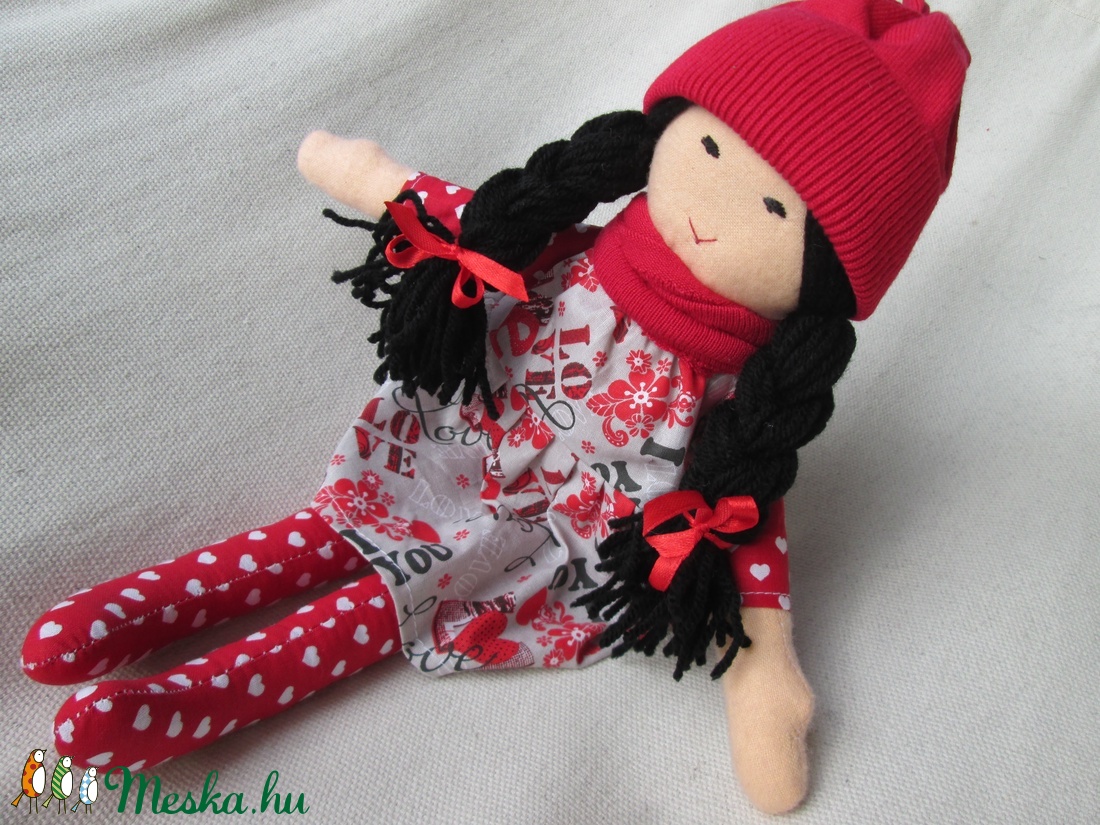 Baba piros sapkában  - játék & sport - baba & babaház - baba - Meska.hu