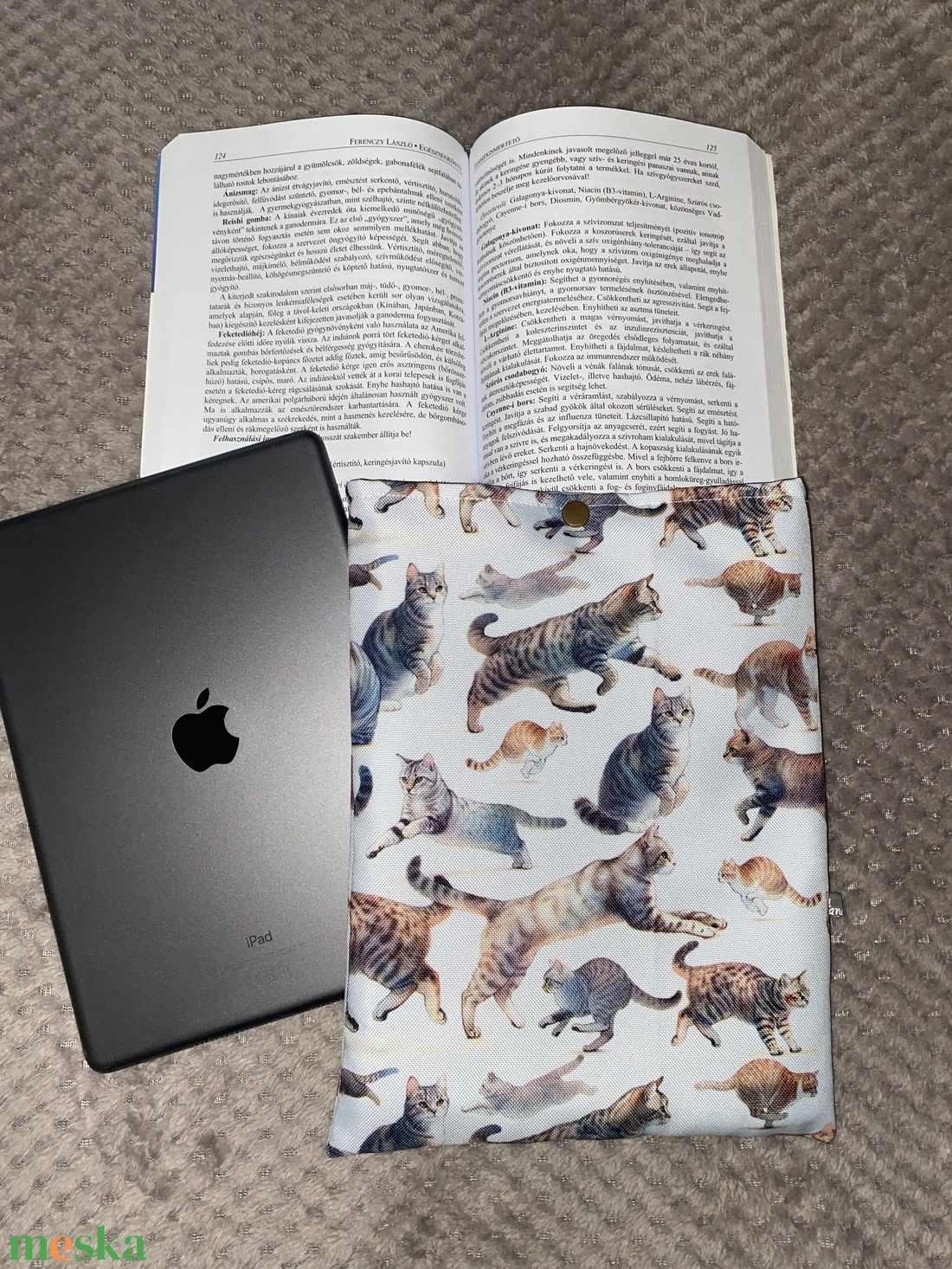 Könyvvédő tok tablet tartó vízálló - könyv & zene - könyvtok - Meska.hu