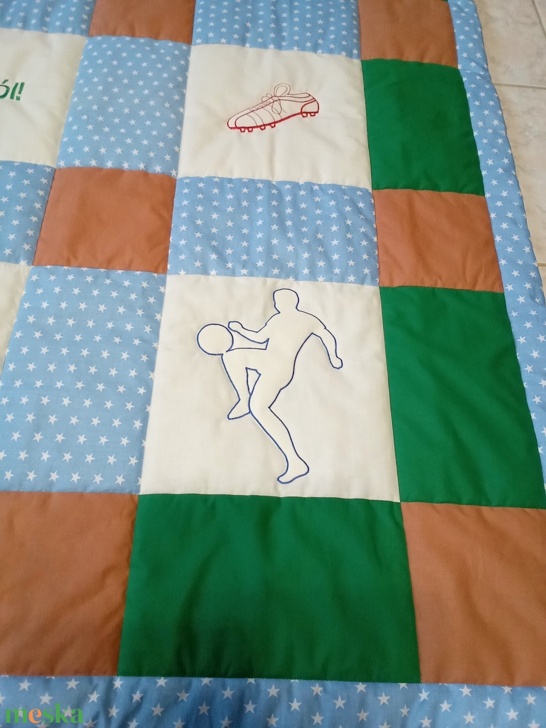 Focis takaró kék-zöld-drapp színben - otthon & életmód - babaszoba, gyerekszoba - babatakaró, gyerek pléd - Meska.hu Focis takaró kék-zöld-drapp színben - otthon & életmód - babaszoba, gyerekszoba - babatakaró, gyerek pléd - Meska.hu