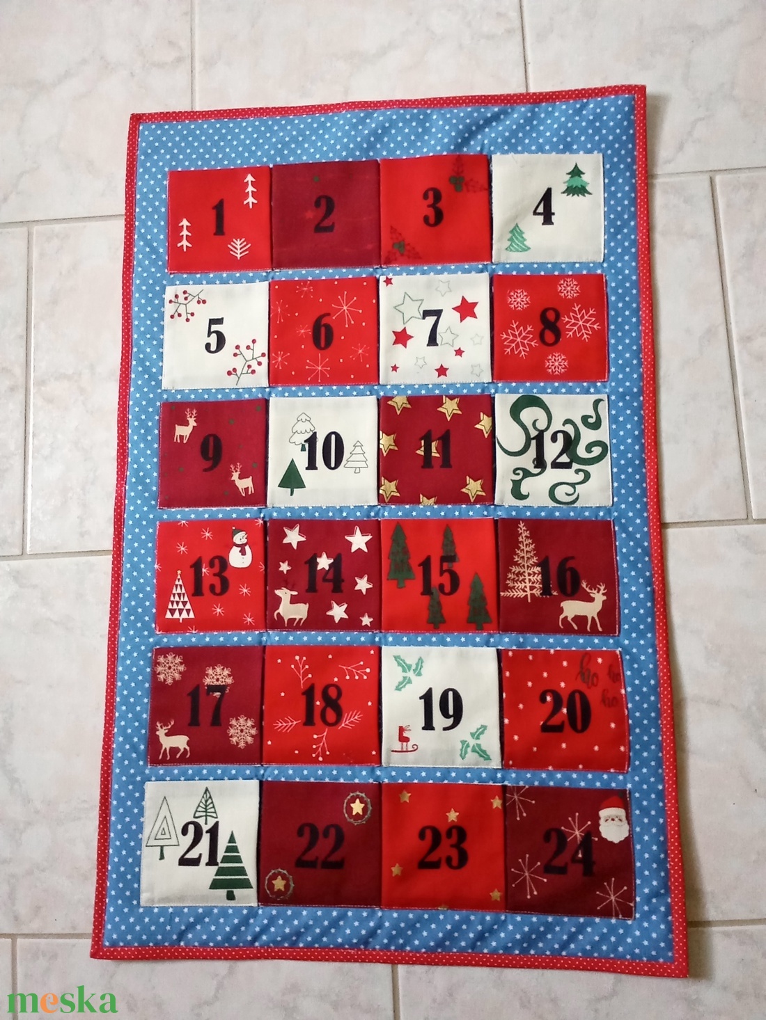 Óriási zsebes piros szélű adventi naptár  - karácsony - adventi díszek - adventi naptár - Meska.hu