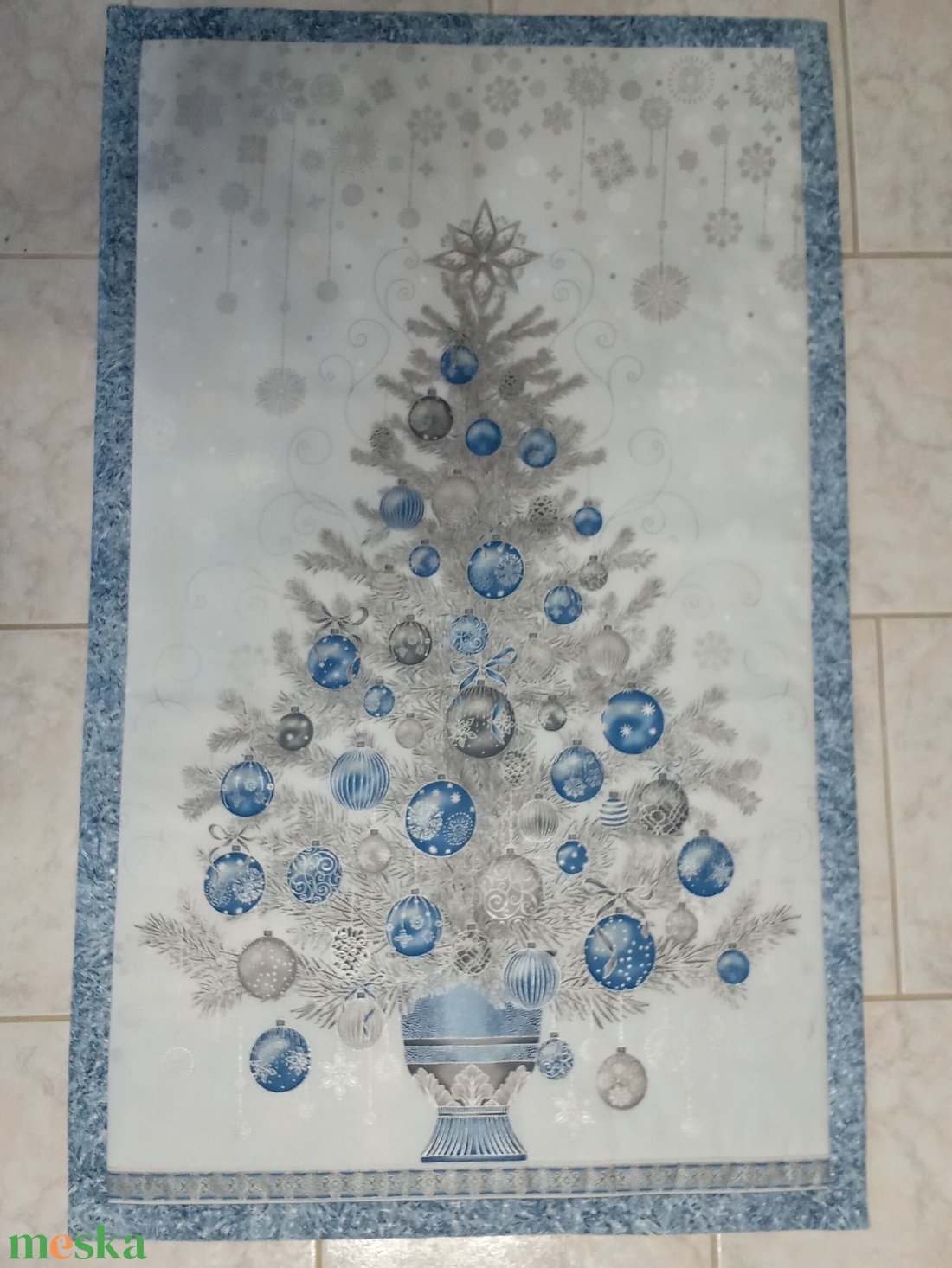 Fenyőfa ezüstben és kékben - karácsony - karácsonyi lakásdekoráció - karácsonyi lakásdíszek - Meska.hu