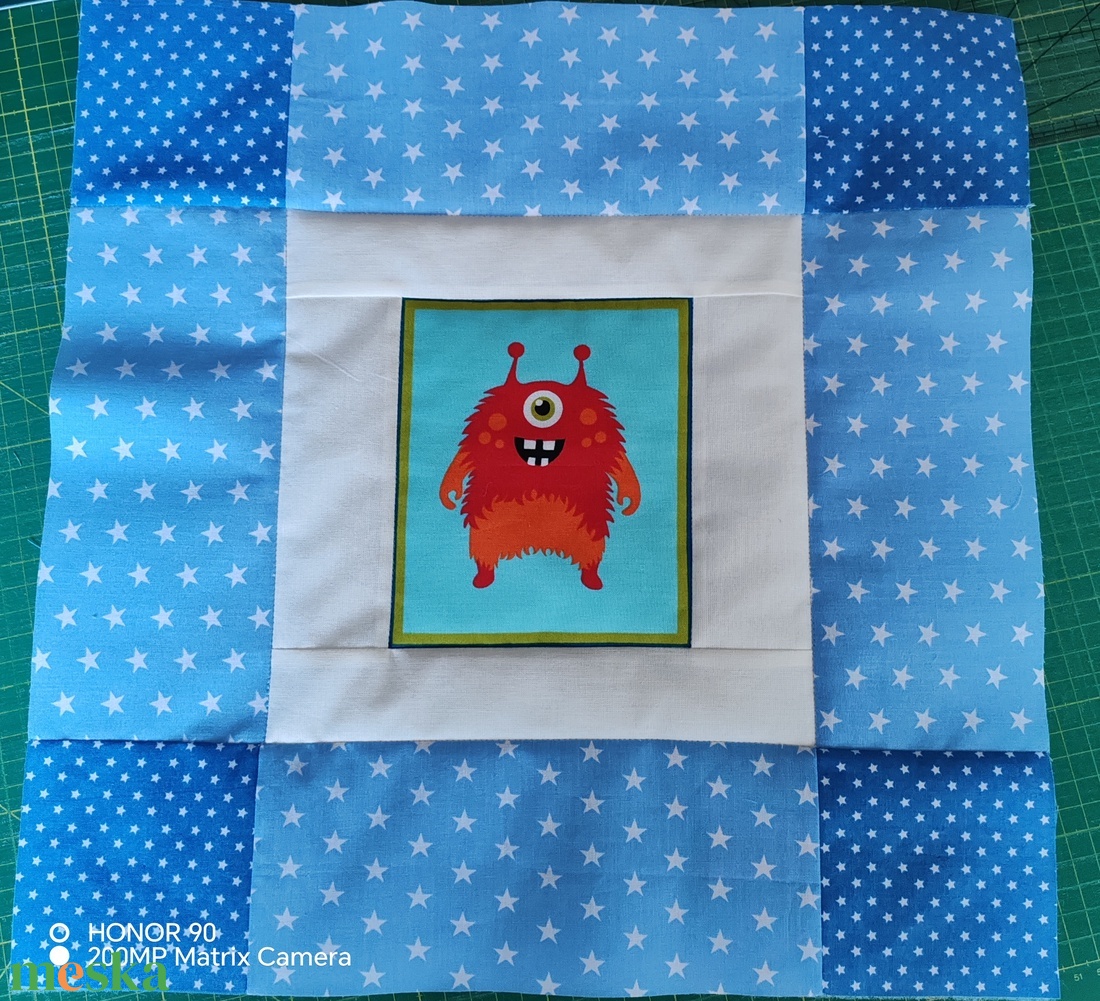 Marslakós párnahuzat  - baba - mama - babaszoba dekoráció - gyerek díszpárna - Meska.hu